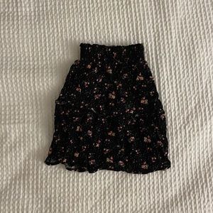 Floral Mini Skirt | ruffles 🧡| medium | preppy, soft, comfy, flowers | 🙌